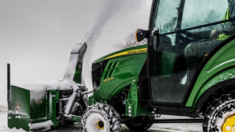 John Deere 1025R photo 4